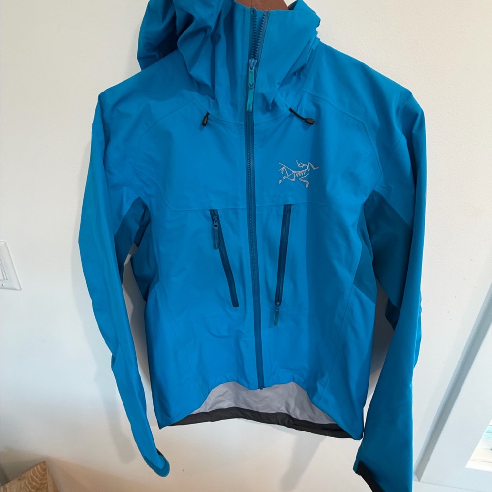 Arc'teryx Vibrant Blue and Gray Jacket men’s xs
